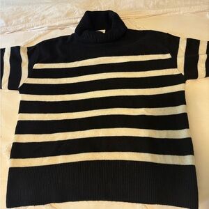 Lilysilk Tarra sweater black and white
